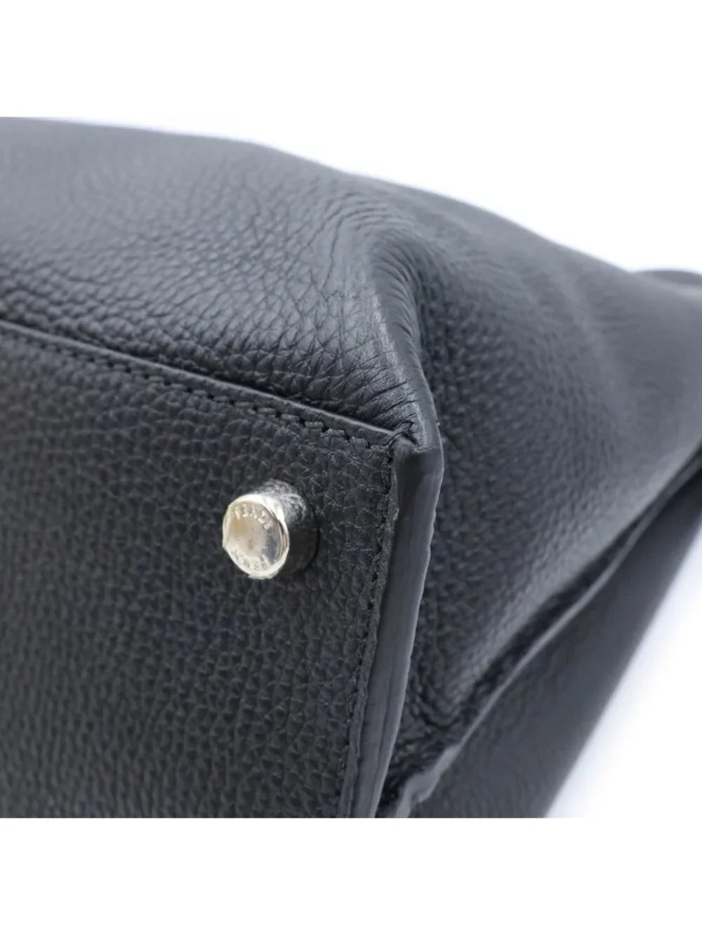 Fendi peekaboo essential